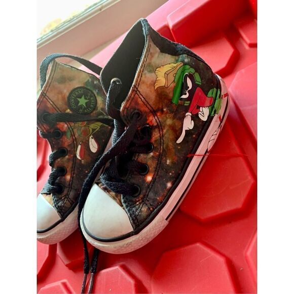 Converse Chuck Taylor All Star Looney Tunes Marvin the Martian High Top Baby Sho - Picture 4 of 4